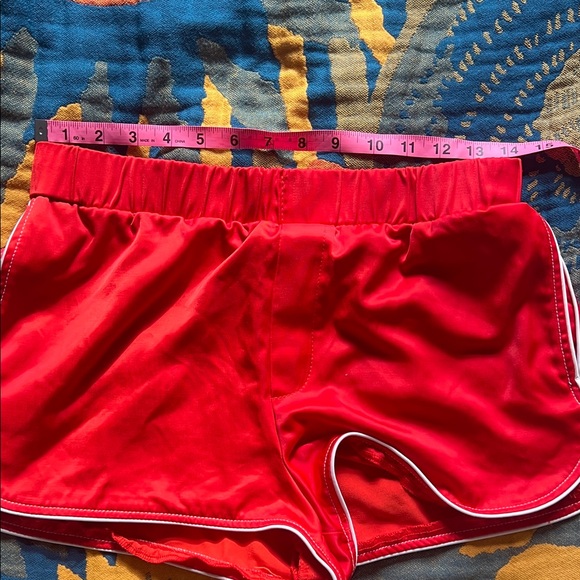 Zara Retro Red Shorts with White Piping - Picture 4 of 10
